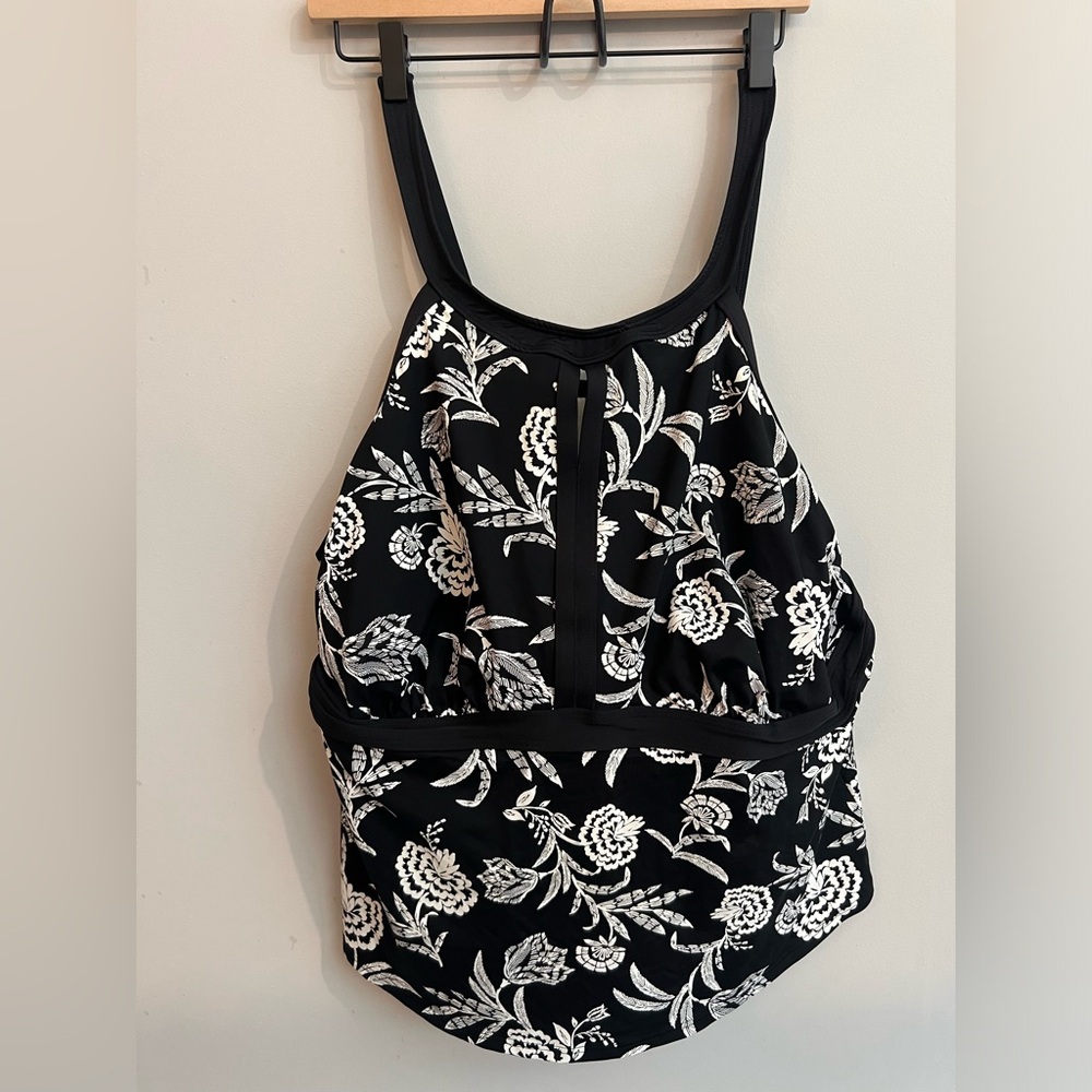 Lands End tummy control floral tankini top